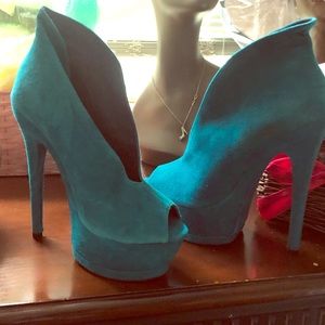 London Trash 6in high heels